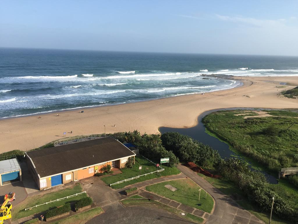 Shangri-La Beach Front Holiday Apartments Amanzimtoti Exteriér fotografie